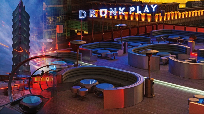 DRUNK PLAY祭出滿額贈1+1指定調酒。（圖／ATT提供）