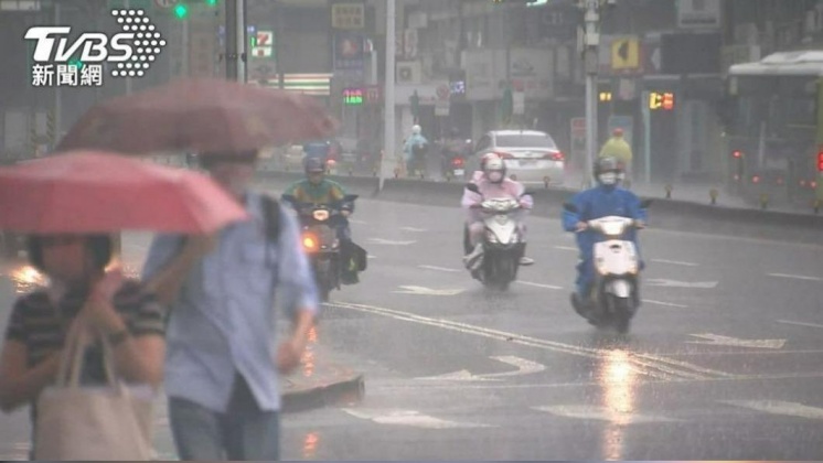 8至10日因熱帶擾動外圍水氣降雨漸趨明顯。(示意圖/TVBS)