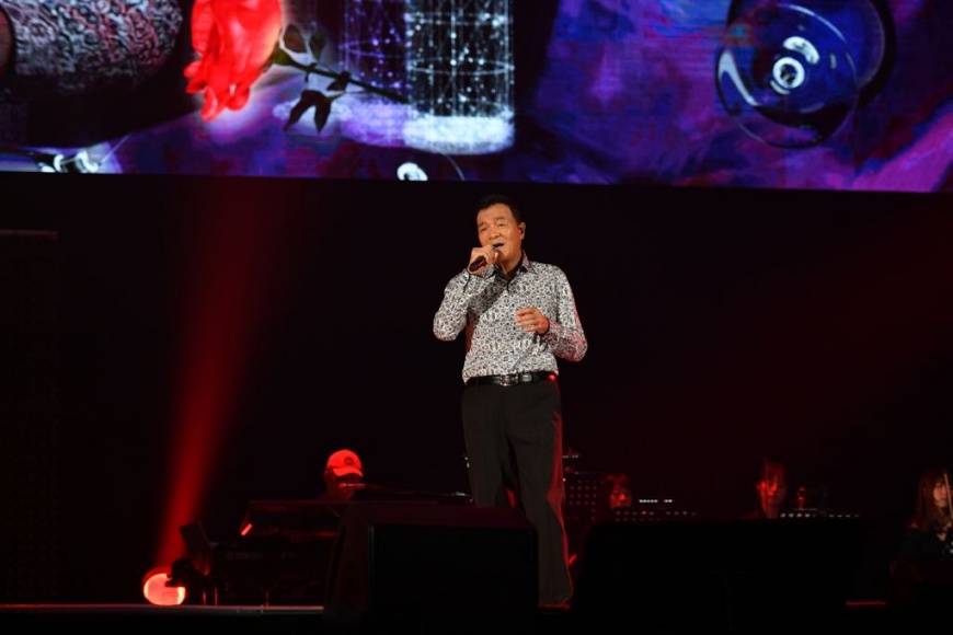 李明德演唱多首膾炙人口歌曲。寬宏提供