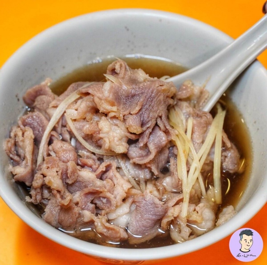 「當歸肉片湯」整碗的羊肉片吃起來超滿足。(圖/痴吃的玩)