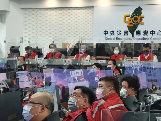 視訊會議「念完稿就走」!蔡英文挨轟冷血 消防署道歉了