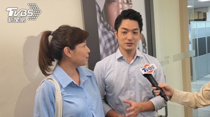 蔣萬安與妻子石舫亘。(圖/TVBS)