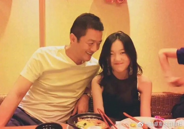 李亞鵬相當疼愛李嫣。（圖／翻攝自李亞鵬微博）