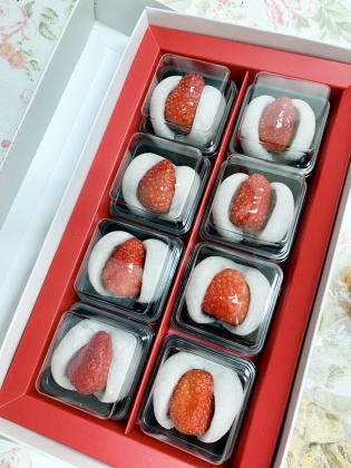 草莓非常新鮮,麻糬皮軟Q,紅豆泥細緻。(圖/TISS玩味食尚提供)