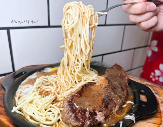 內用鐵板麵還可以免費續加。（圖／瑋瑋美食萬歲提供）