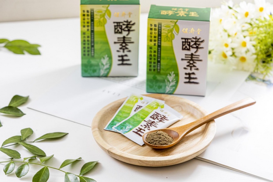 酵素王富含多種蔬果萃取物、藻類及多種益生菌，除了幫助消化還能調整生理機能