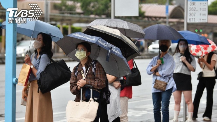 下週二將有另一波鋒面通過,北部、東北部仍有陣雨機率。(示意圖/TVBS資料照)