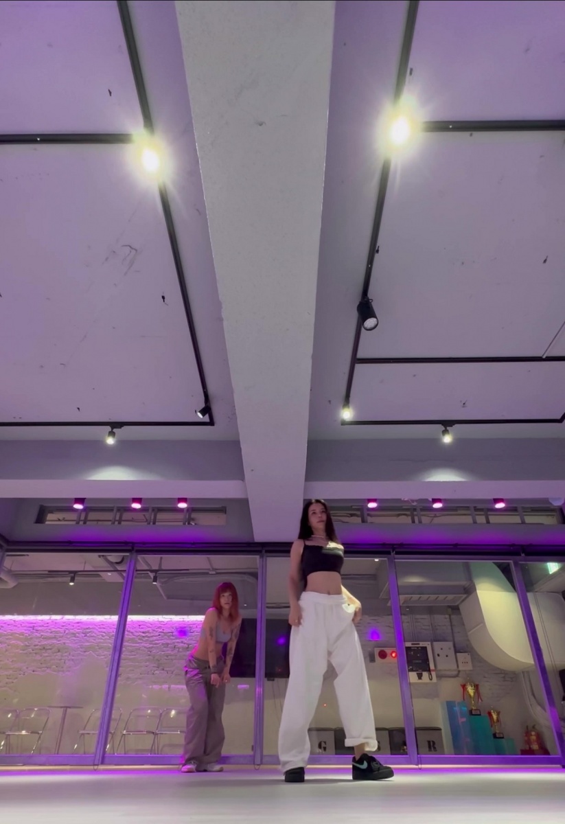 李毓芬在最新上傳的影片中展現這段時間苦練的舞蹈。