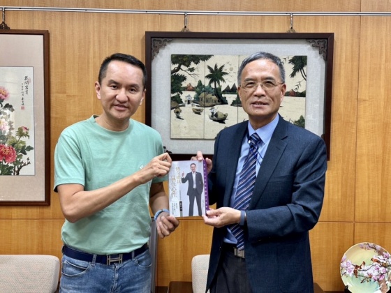 贈書簽書會