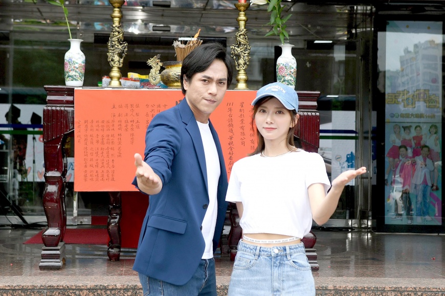 莊凱勛（左）透露有傳訊關心黃健瑋。（圖／華視提供）