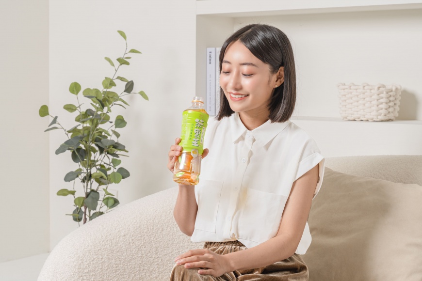 茶裏王重磅推出新品「四季春茶」，使用100台灣茶葉，具清爽口感及回甘茶韻，即日起於7-ELEVEn上市，8月8日前購買更享特價優惠