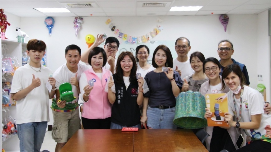 圖/青年事務局侯佳齡局長表示，桃園社會企業中心平鎮館自2020年啟用，提供民眾或團體進駐空間、公共空間