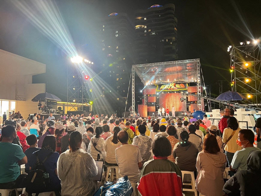 圖說:現場擠滿人潮,與民眾共襄盛舉