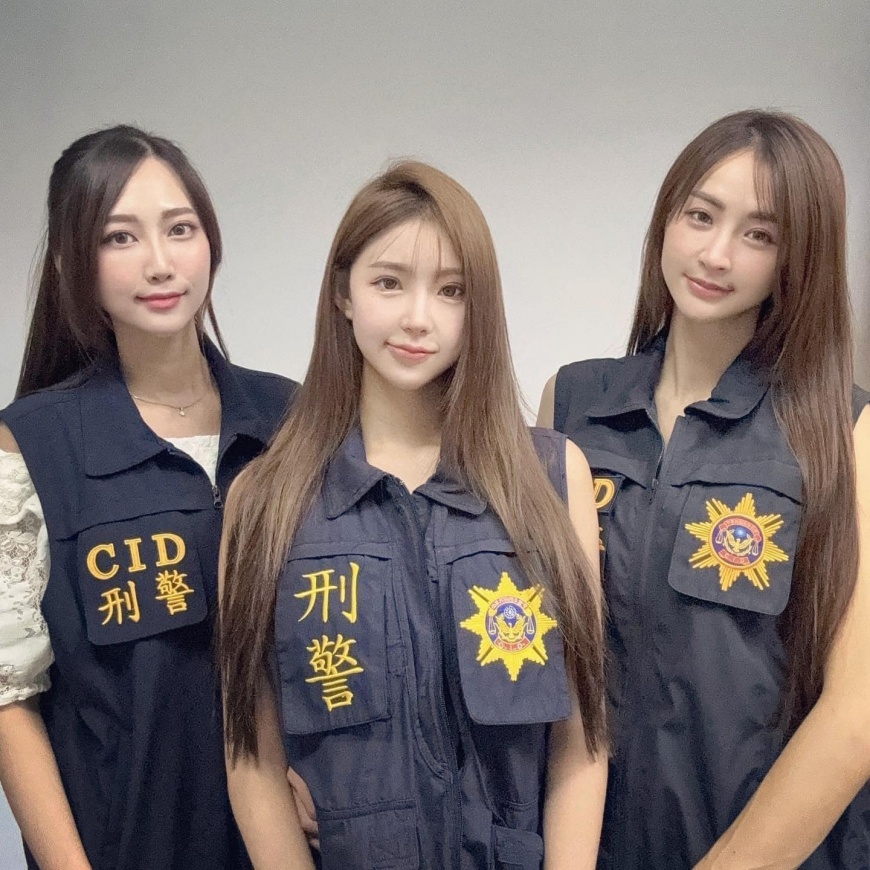 三條仙穿上刑警衣服宣導。(圖/翻攝自高雄小港警察分局臉書)