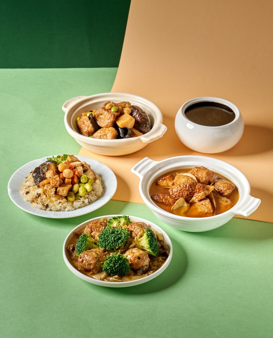 Mia C'bon體貼蔬食者，嚴選獲得綠蔬食評鑑指南綠星餐廳的陽明春天，推出星級招牌養生湯、麻油猴頭菇等招牌年菜。