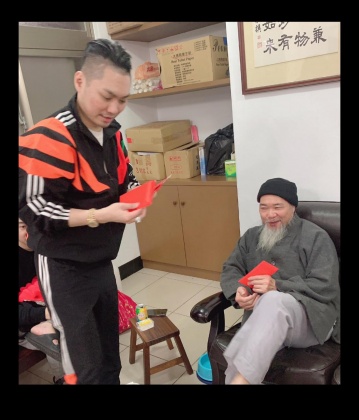 連千毅姊姊代他發文向網友拜年,並提及他在信中所寫之內容。(圖/翻攝自「蘭庭精品」臉書)