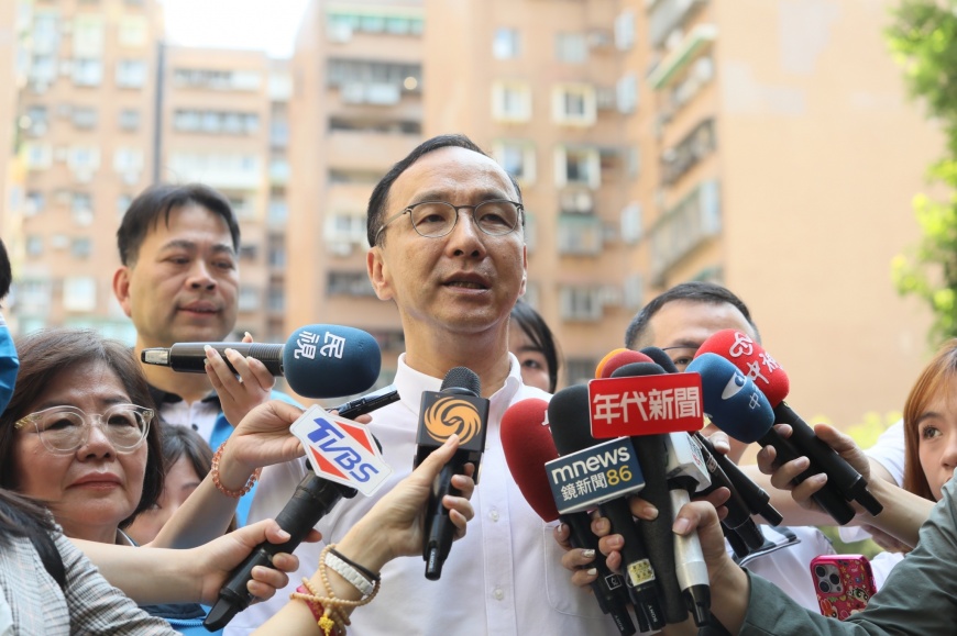 立院會期結束 朱立倫為傅崐萁抱不平:受盡綠營抹紅抹黑