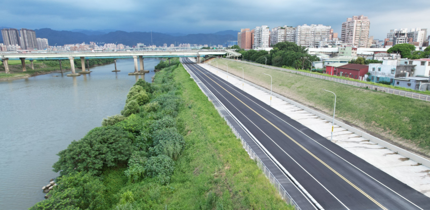 貫穿五行政區堤外便道今午通車 侯友宜打通新北水岸樞紐