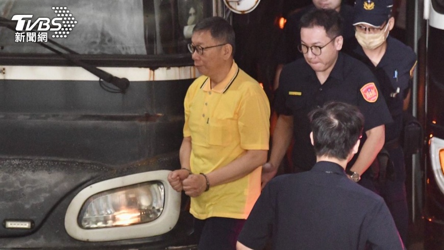 搜索前柯文哲要橘子到黨部搬錢? 民眾黨嗆「可笑」:鏡和北檢唱雙簧