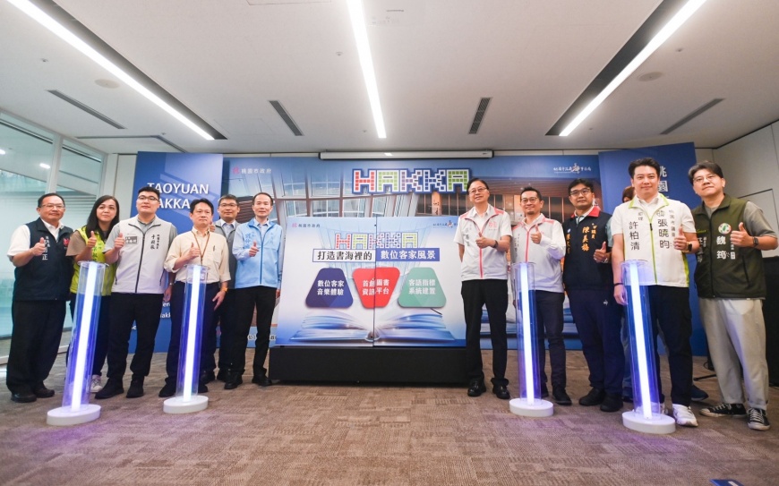 桃園圖書總館啟用客家圖書專區　張善政邀市民體驗「藏身書海的客家風景」