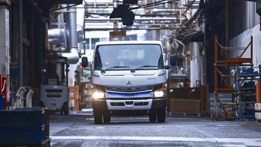 公路貨運佔公路運輸溫室氣體排放達3成。(圖片來源/ Fuso)