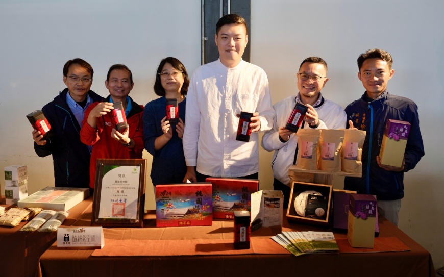 找茶季活動與在地「隨緣茶人文藝術園區」合作推出在地小旅行,感受龍潭茶產業的深厚魅力與人文風情(圖-桃園市政府 提供)