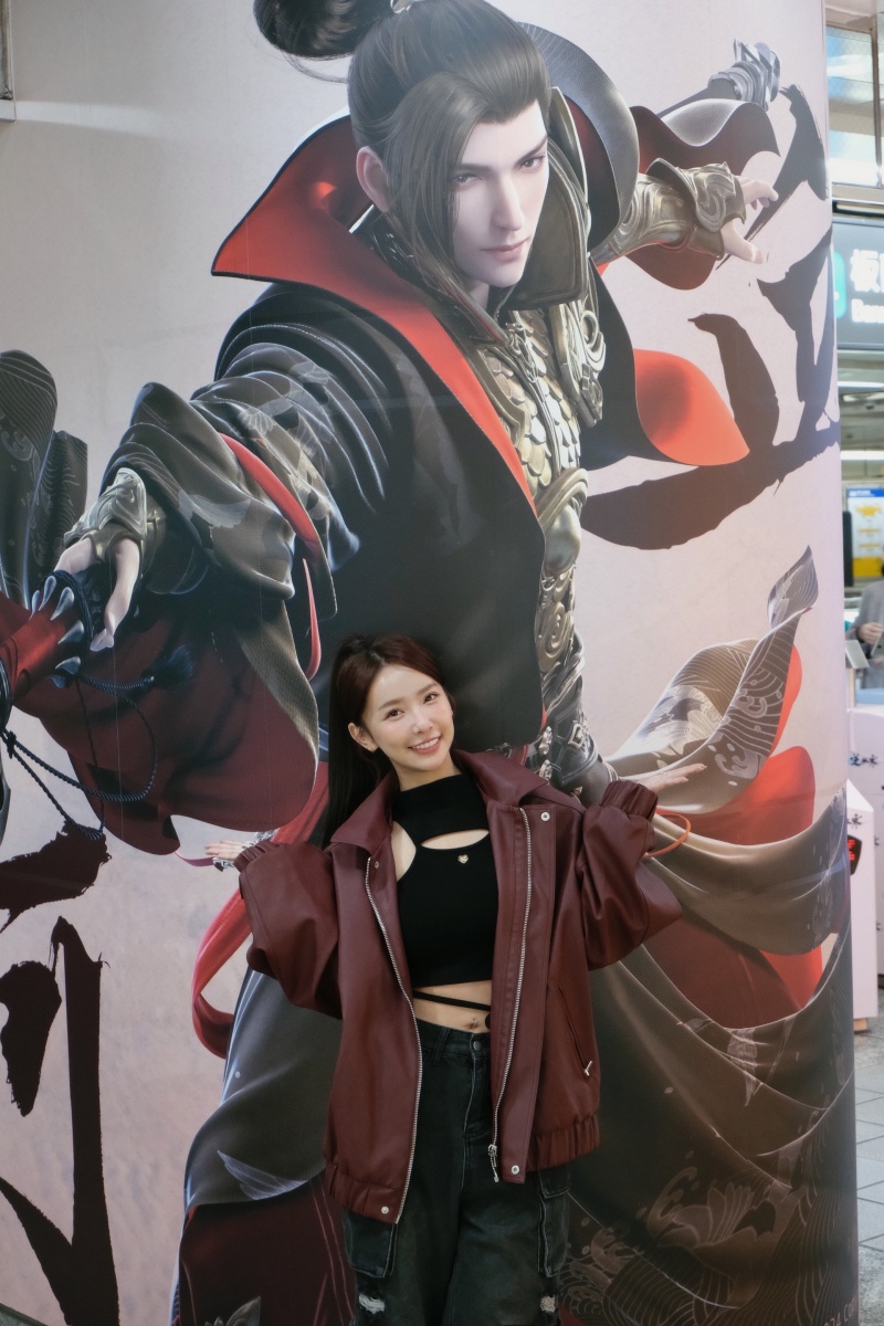 <翻攝自雅涵Instagram> 啦啦隊女神快閃打卡 熱力應援時下最夯MMO