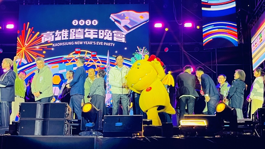 台灣阿龍與你年在一起 跨年見面會嗨翻港都 超萌魅力狂圈粉 揪龍粉許「新」願