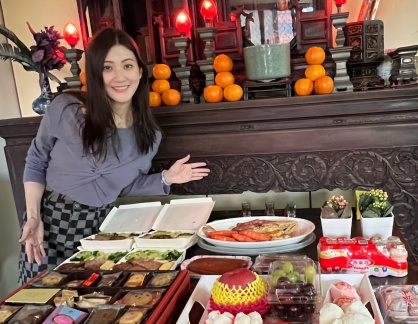 林逸欣回家祭祖。(圖/鑫羽工作室提供)