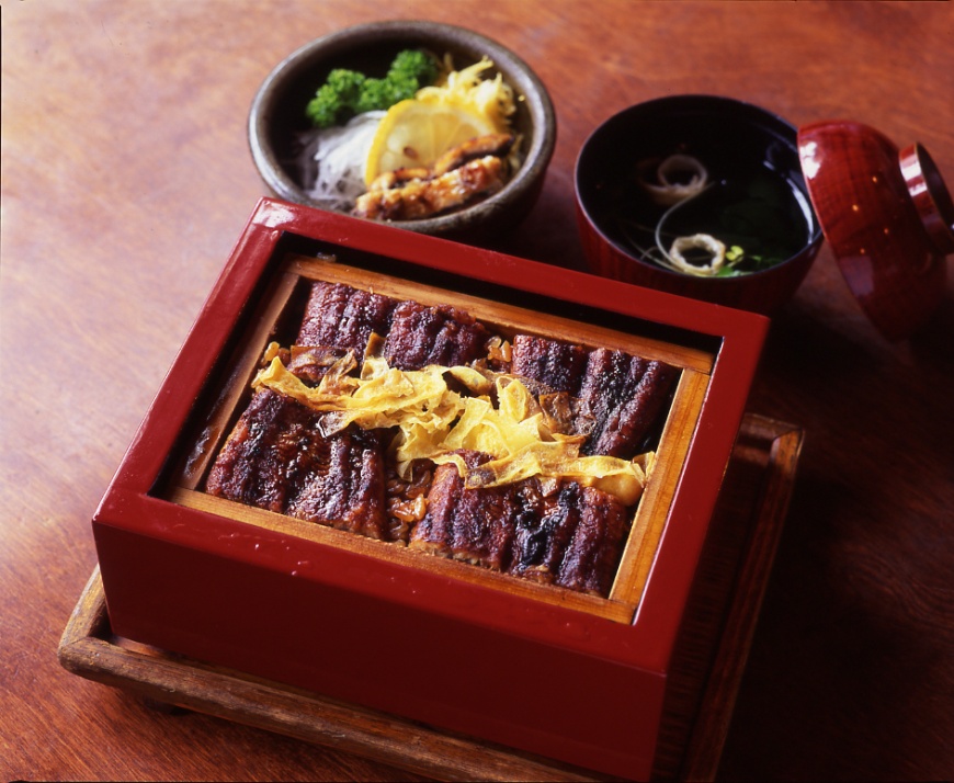 ▲「Yoka Bus」行程的餐飲也是相當精緻,能品嘗到鰻魚飯、壽司、高檔Buffet等美食。(圖片來源:福岡県観光連盟)