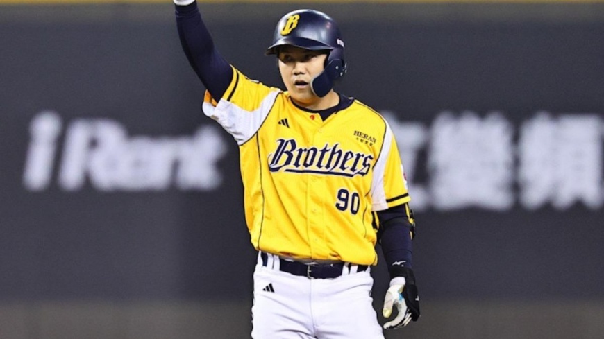 江坤宇猛打賞帶領中信兄弟8:3擊敗富邦悍將。(圖/翻攝自@兄弟Fans Club 臉書)