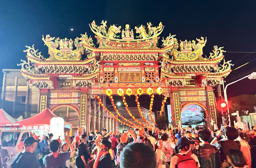 33萬香燈腳齊聚!白沙屯進香挑戰極限,台灣品牌用行動守護信仰