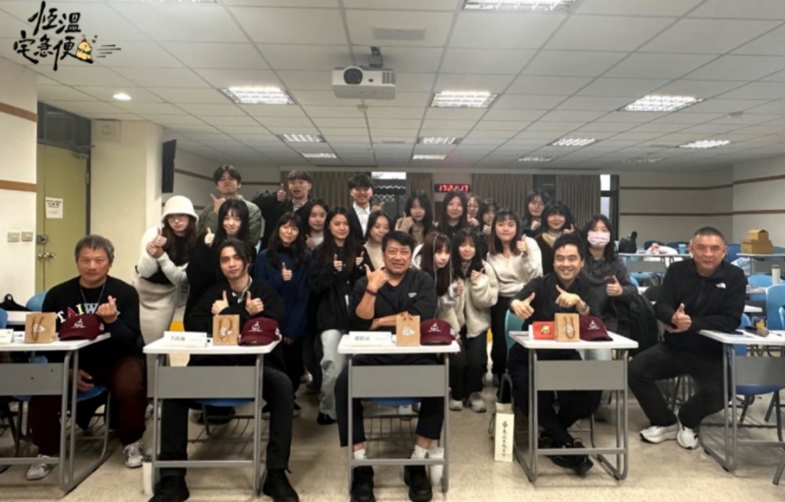展覽開幕前,特別邀請台灣首座葛萊美獎得主李政瀚、救國設計師楊佳璋、臺灣金庸博物館總監周悌和資深媒體人俞聖律擔任外部評審,為臺大生傳系學生提供更多策展方向與建議。(攝影:張予馨)