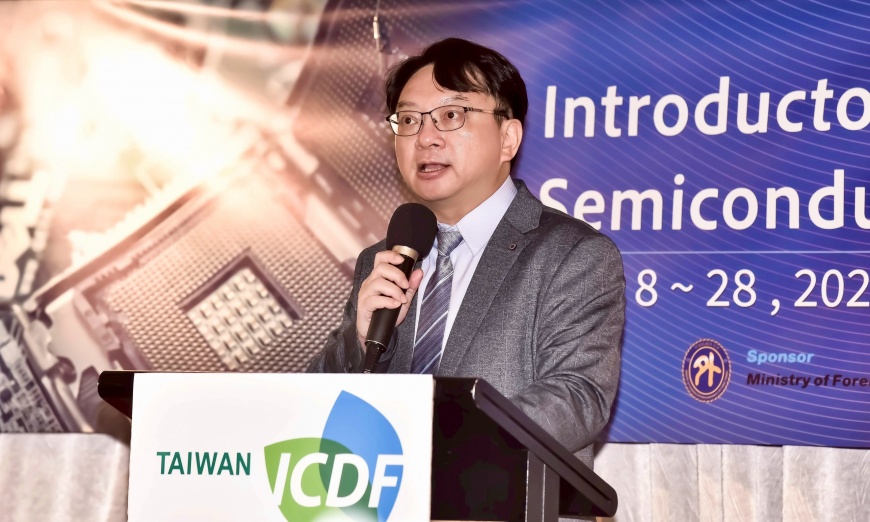 國合會與明新科大、陽明交大合作辦理「2025年半導體製程技術入門訓練班」巴拉圭、瓜地馬拉專班，明新科大呂明峯校長出席開訓典禮並致詞