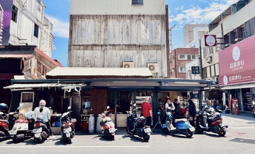 圖說1 「阿嬤麵店」榮獲花蓮40年在地美食稱號，沒有招牌卻擁有最令人難忘的古早味。