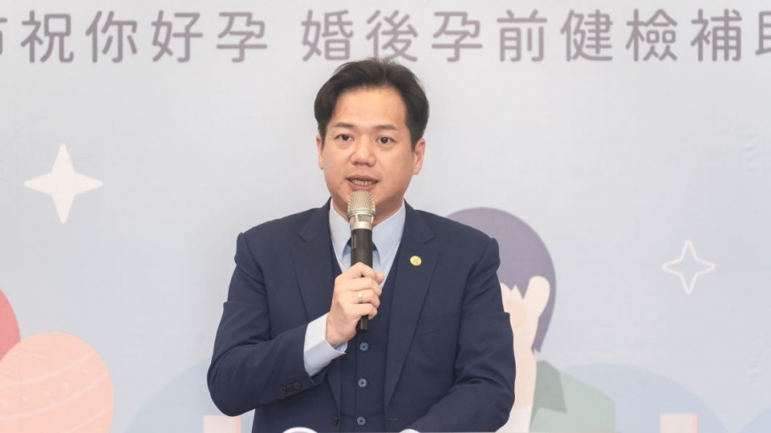 代理市長邱臣遠致詞,努力打造「願婚、敢生、樂養」的竹市。(圖片來源:新竹市政府)