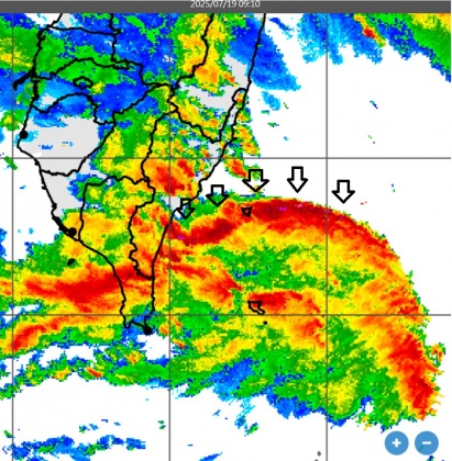 薇帕颱風的雷達回波中有「紫色」訊號,象徵帶有強風豪雨。(圖/翻攝自鄭明典臉書)