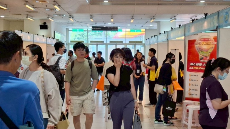 現場人潮照片(圖片來源:新北市政府勞工局)