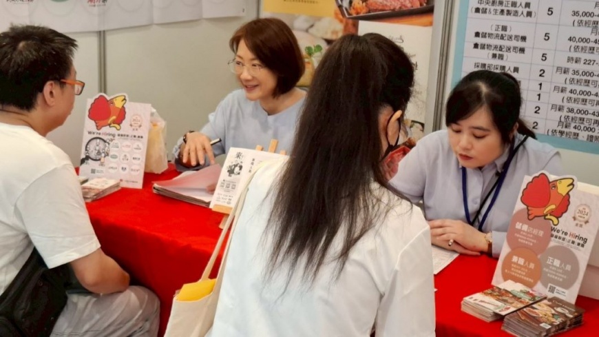 廠商民眾面試畫面(圖片來源:新北市政府勞工局)