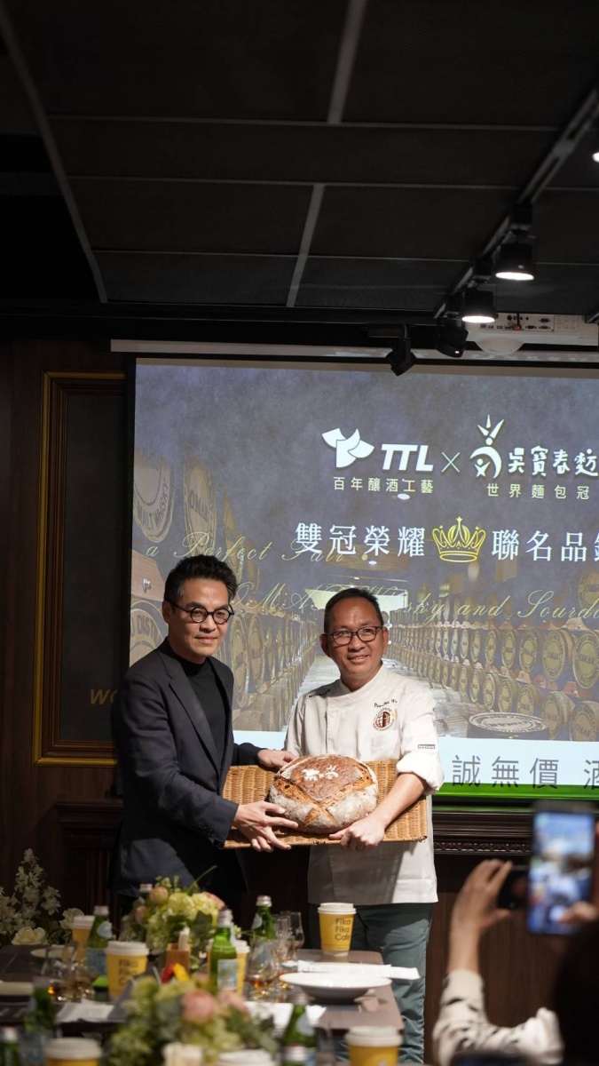 為慶祝十五週年,吳寶春麥方店推出限定酸種麵包系列。(吳寶春提供)