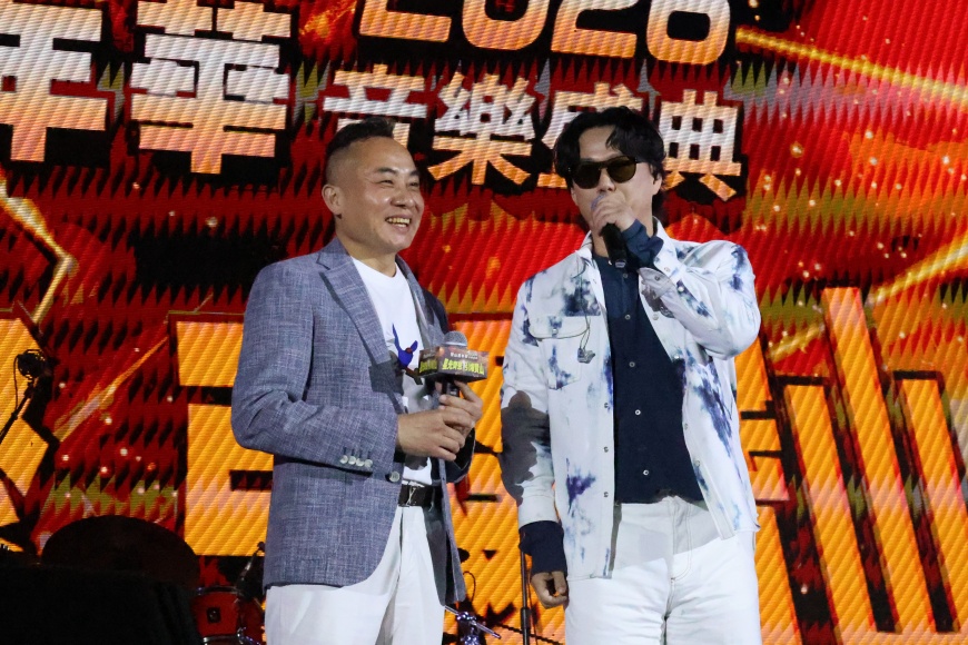 圖說:新竹縣寶山鄉長邱振瑋(左)表示,寶山是座務農起身的小鄉,因為台積電的進駐逐漸走向國際。(圖/寶山鄉公所提供)