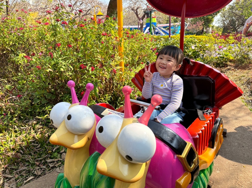 5.麗寶樂園兒童節搭配一位全票899，12歲以下免費玩。