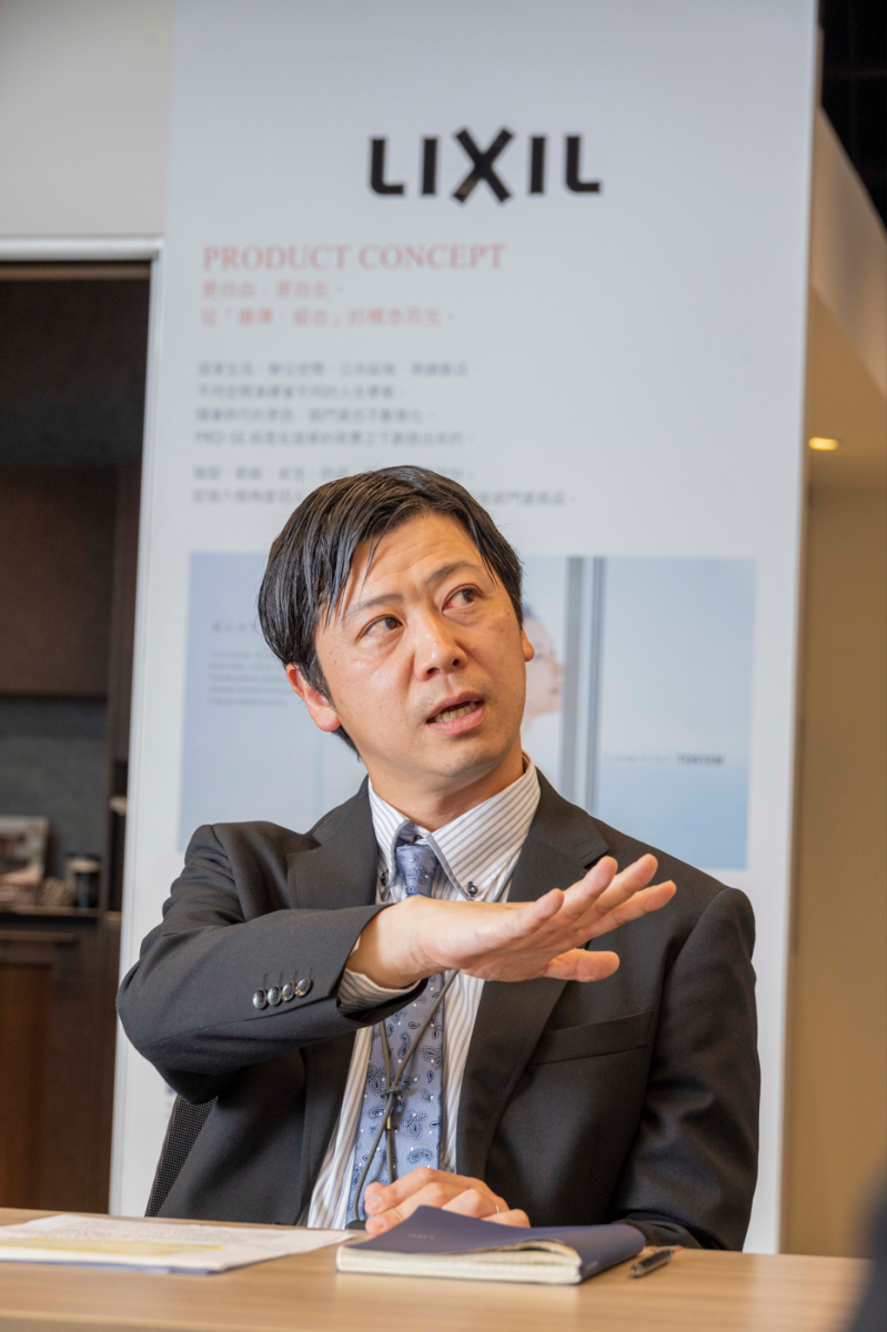山田寬分享TOSTEM的權威性建立在百年淬鍊與國際地標的實績之上。(圖/TVBS)