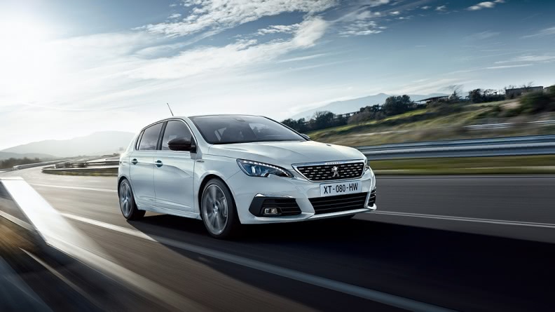 Peugeot 308及2008 SUV特仕車除全車6具SRS輔助氣囊及兒童安全座椅固定裝置外,同時配備ADAS先進駕駛輔助系統,皆以ESP電子車身穩定控制系統整合ABS防鎖定煞車系統、ASR防滑加速控制系統、EBA緊急煞車力道輔助裝置、EBFD電子式煞車力分配系統、DSC動態穩定控制系統、HSA 斜坡起步輔助及RVC後駐車輔助攝影系統等。(圖片來源/ Peugeot)