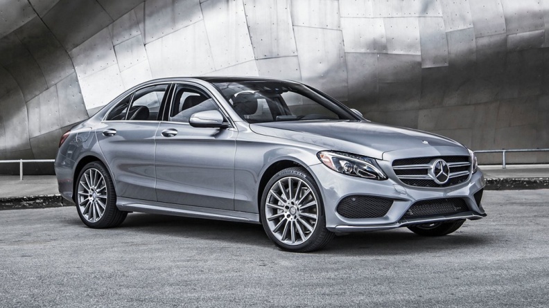 W205 C300搭載的引擎為2.0升渦輪增壓引擎，可以產生241hp的最大馬力以及39.9kgm的最大扭力。(圖片來源/ M-Benz)