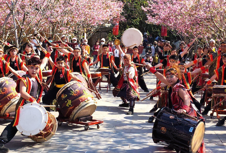 林口三井OUTLET有「太鼓團隊鳳天神鼓」表演。(圖/三井OUTLET提供)