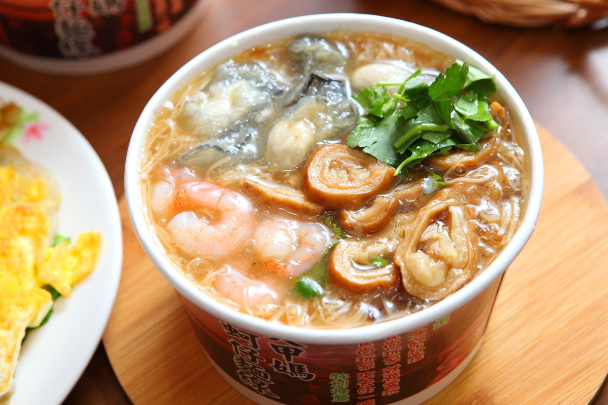 綜合三寶麵線配料超澎派,是店裡必點的招牌。(圖/食尚玩家)