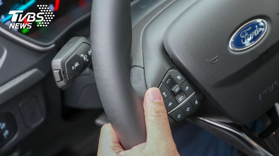 Co-Pilot 360系統加入,讓Focus五門時尚型具備半自動駕駛輔助系統。