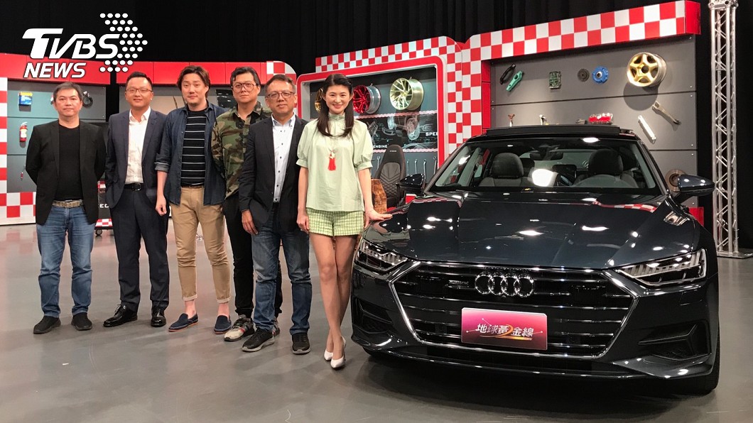 A7 Sportback來到地球黃金線現場,由Bob哥帶著宗怡一起賞車。(圖片來源/ 地球黃金線)