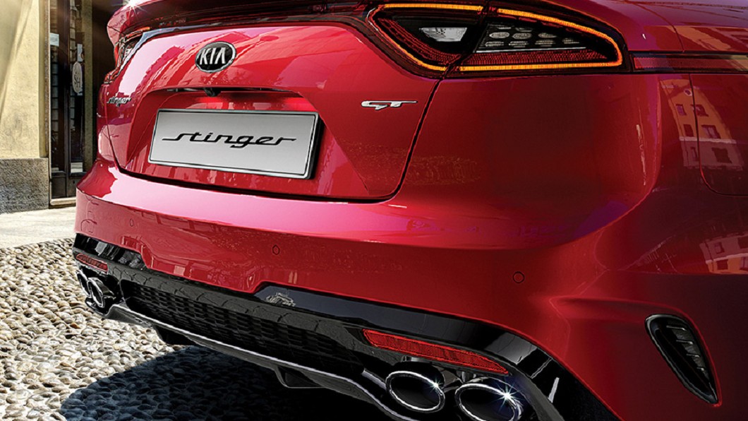 Stinger GT-Line四出排氣尾管,外觀凸顯運動化。(圖片來源/ KIA)
